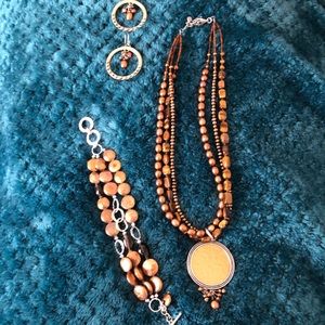 Beautiful set. 17” Necklace,Bracelet, & Earrings